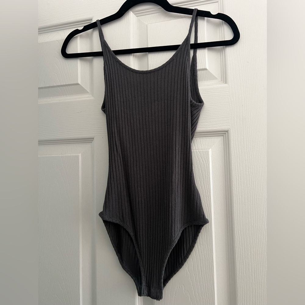 Ribbed Scoop Neck Bodysuit - Gray